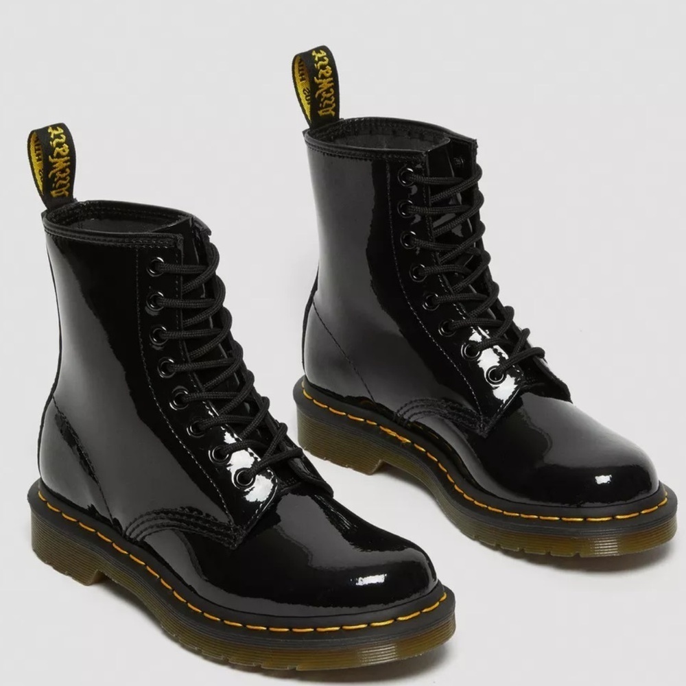 Dr Martens 1460 WOMEN'S PATENT LEATHER LACE UP BOOTS size 9